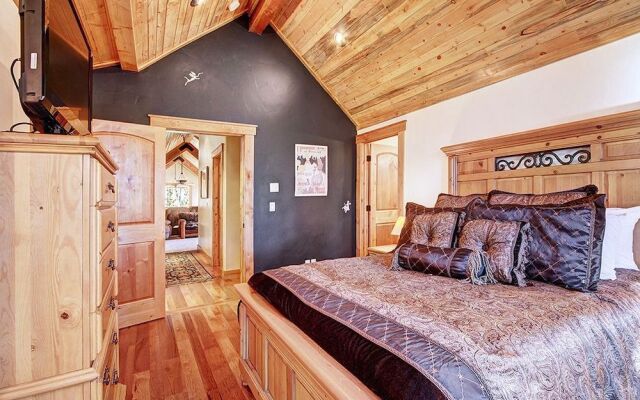 Silver Circle Chalet by RedAwning