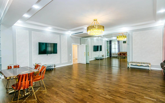 Buta Place VIP House 904