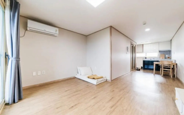 Jeju Gamsugul Pension