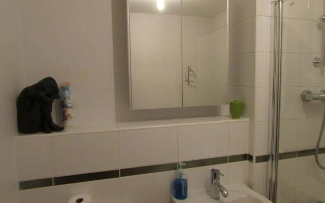 Cheltenham Plaza - Bliss Apartments