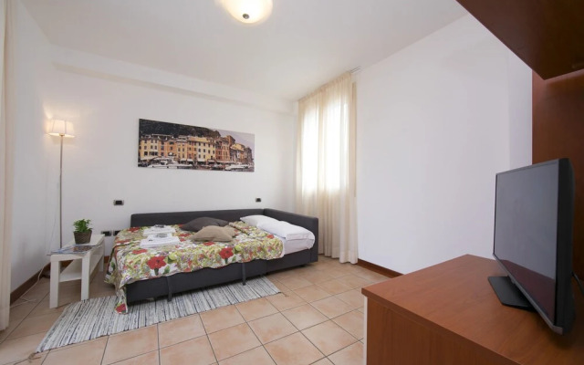 Porto Letizia Begonia 6