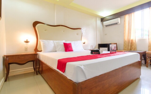 OYO 621 De Loro Inn