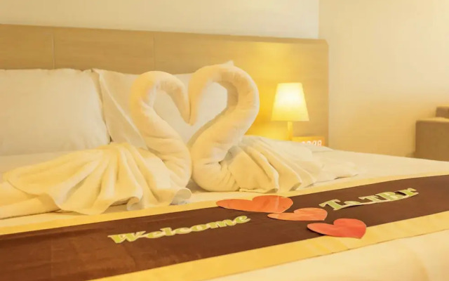 Romantic Beach Bar Fine Dining Swim c109