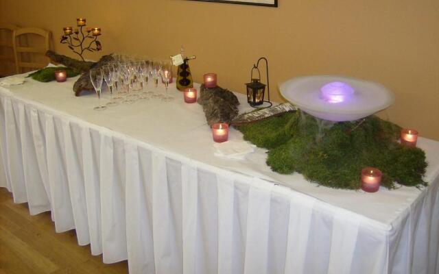 The Originals City, Hôtel de France