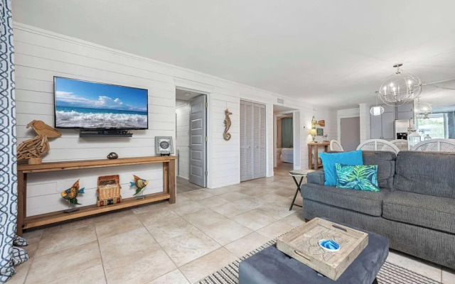 The Condor - Stay for 6