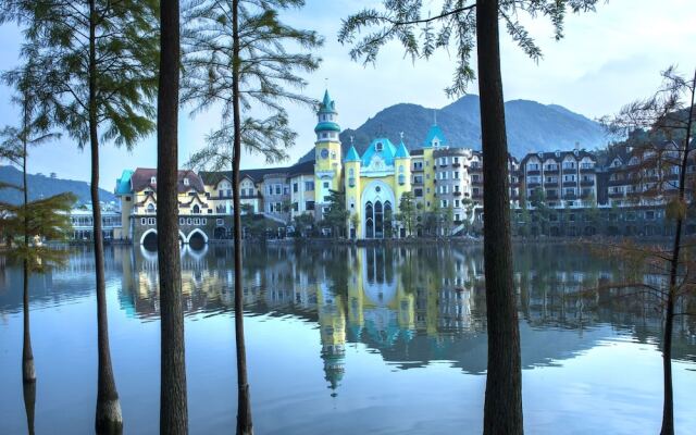 OCT Hotel Shenzhen Interlaken Main Building