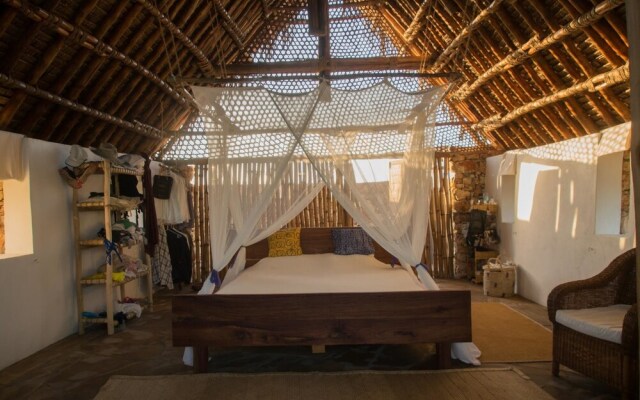 Pangani Cliffs Lodge