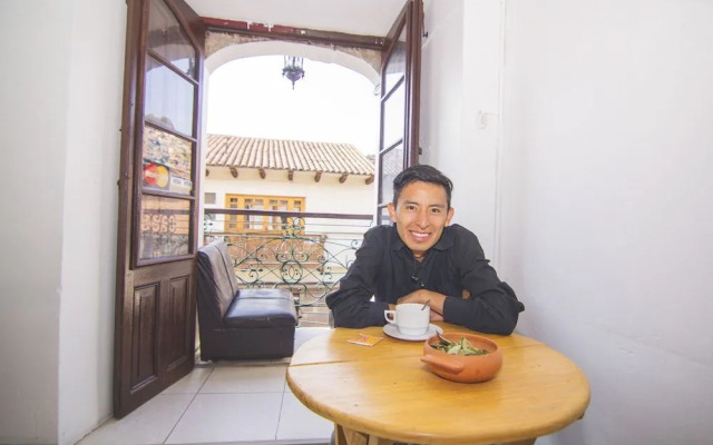 The Grasshopper Hostal Plaza de Armas