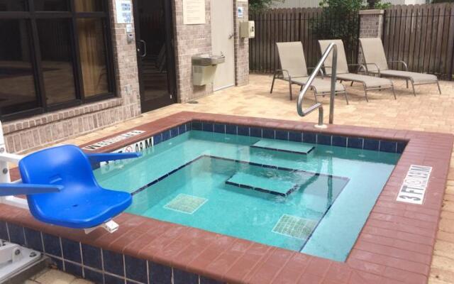 Holiday Inn Express Hotel & Suites Pensacola-warrington