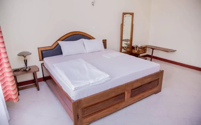 Kilimanjaro Crane Hotel