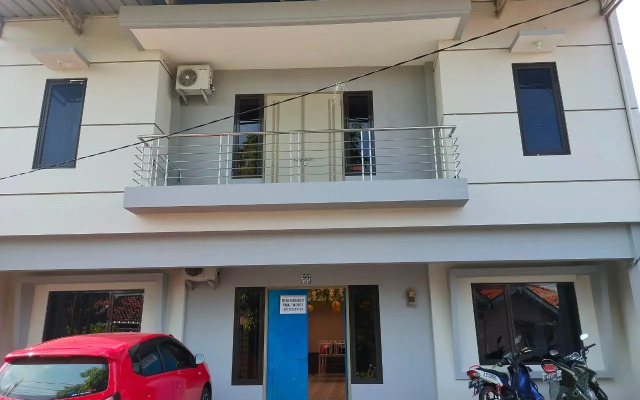 OYO 90052 Star House