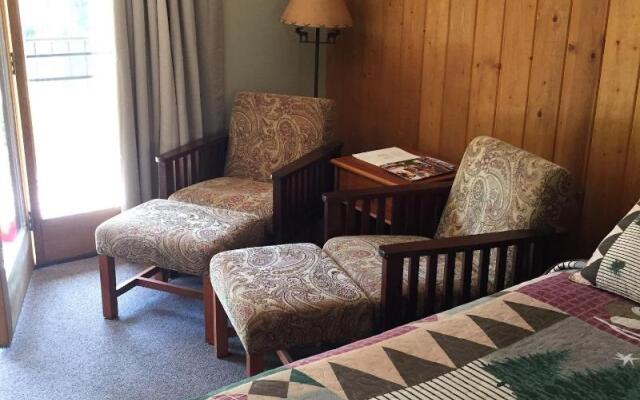 4 Seasons Inn on Fall River