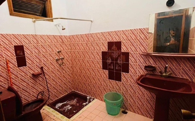 Couple family Lodge Guest House Karachi