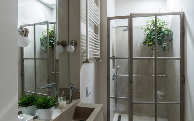 Embassy Row BnB