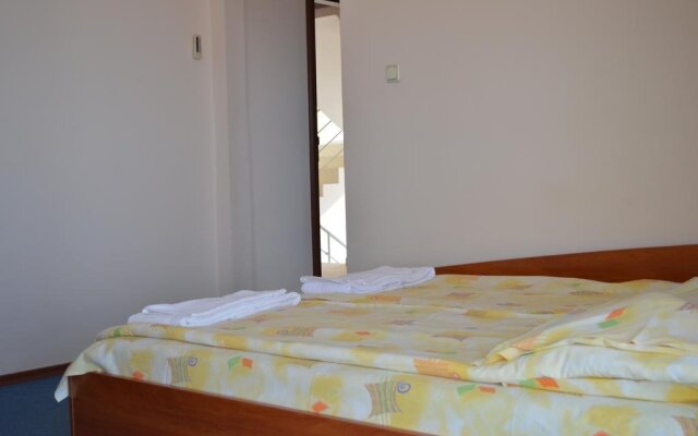 Family hotel Neptun Lozenets