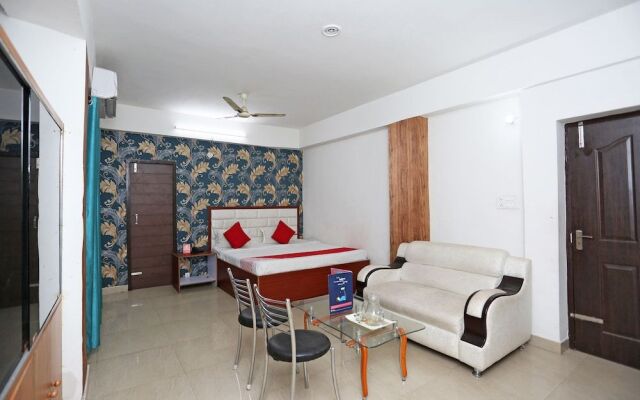 OYO 24694 Hotel Satya Inn