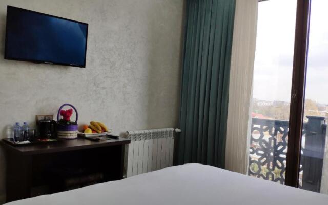 G'ayrat Hoji Ota Hotel