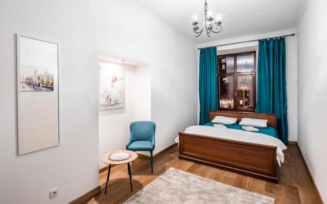 Romari площа Міцкевича