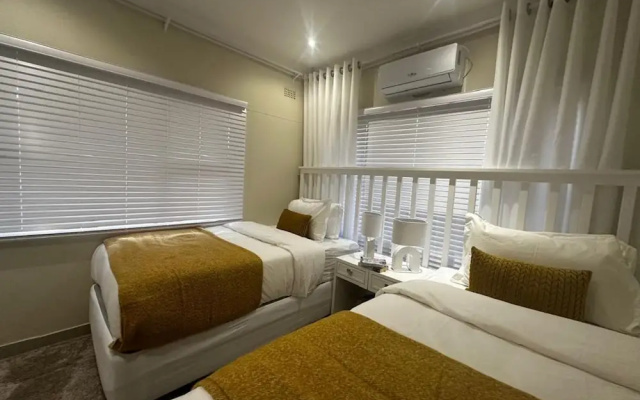 Stunning 2 bed With Pool - 2275