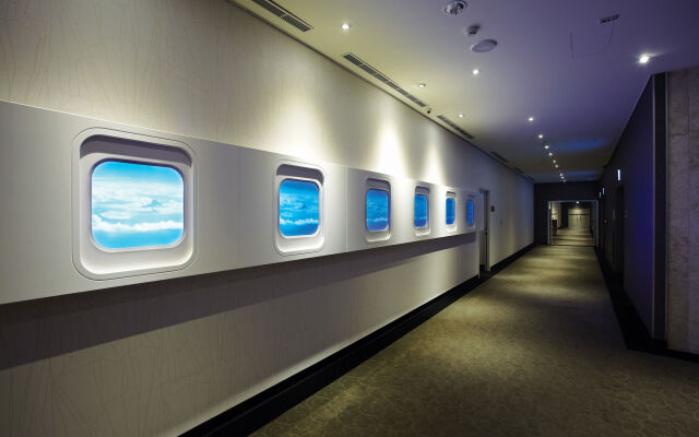 Airline lnn Green Park Way