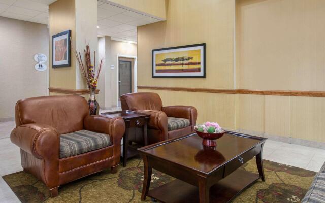 Comfort Suites Near Universal Orlando Resort