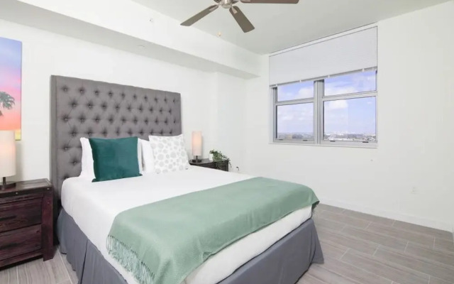 Luxury Condos at Hollywood Beach