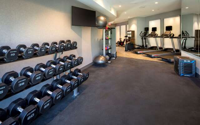 Hampton Inn & Suites Huntington Downtown