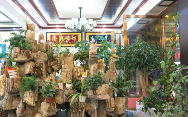 Zhaotong Jungui Hotel