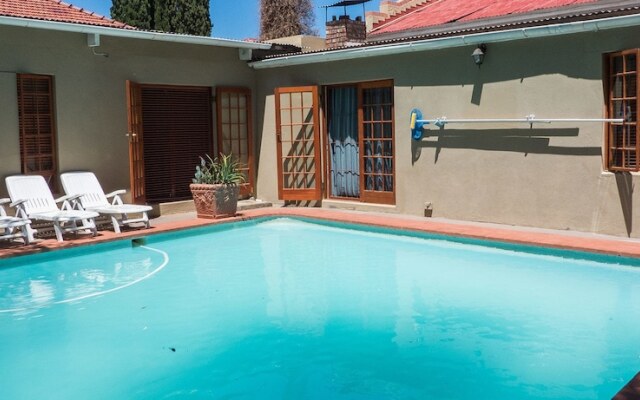 Avondblij Guest House B&B