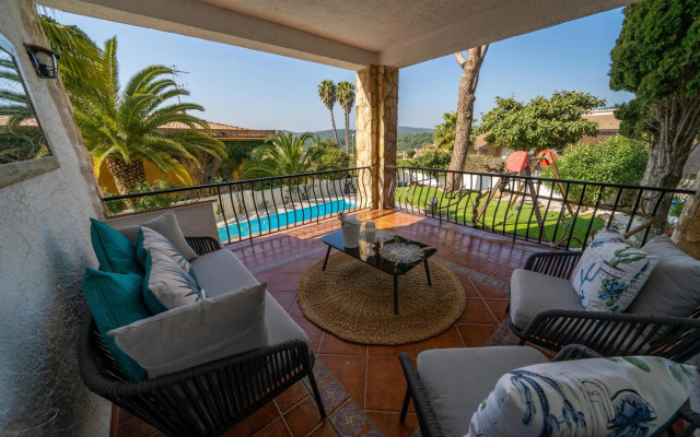 Villa Lux Gallery AC