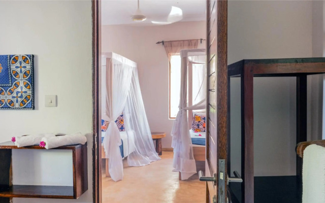 Raha Lodge