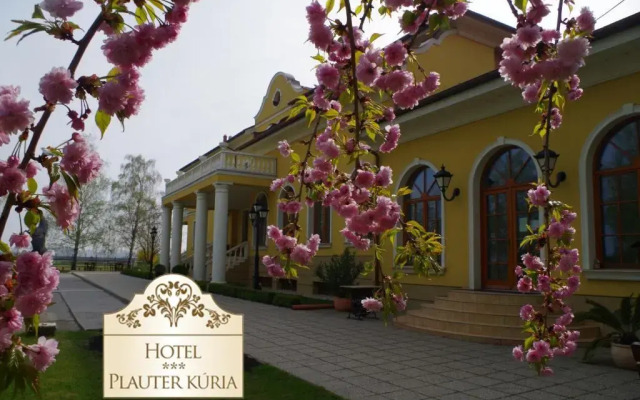 Hotel Plauter Kúria