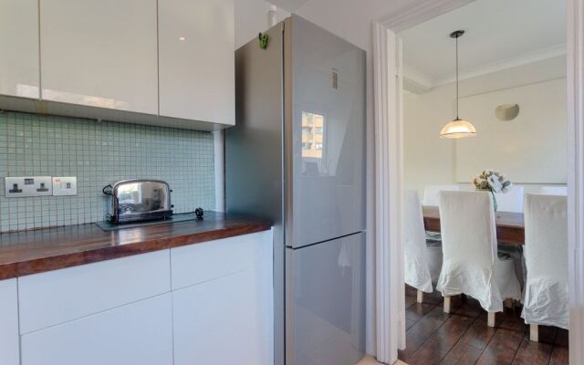 Spacious 3 Bedroom Apartment in Chelsea