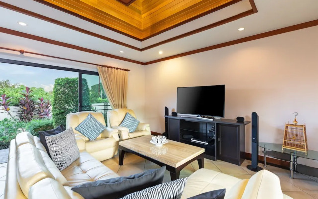 Boutique 3BR Pool Villa Bianca NaiHarn