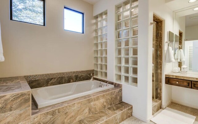 Casa Buenaluxurious Retreat w/2 Masters & Views!