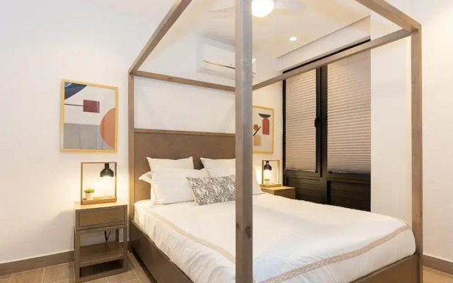 The Elegant Condo by Acomodo