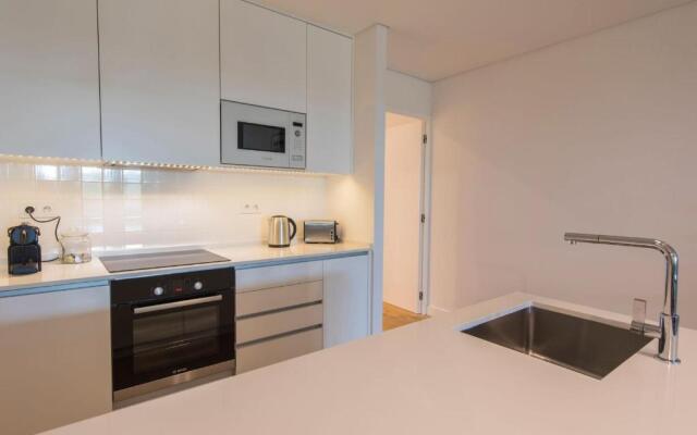 Lovelystay - Modern And Colourful Flat in the Heart of Graça