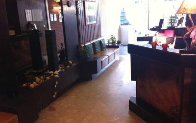 Hotel 33