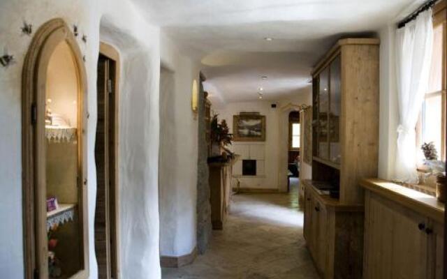 Rifugio Lago Nambino