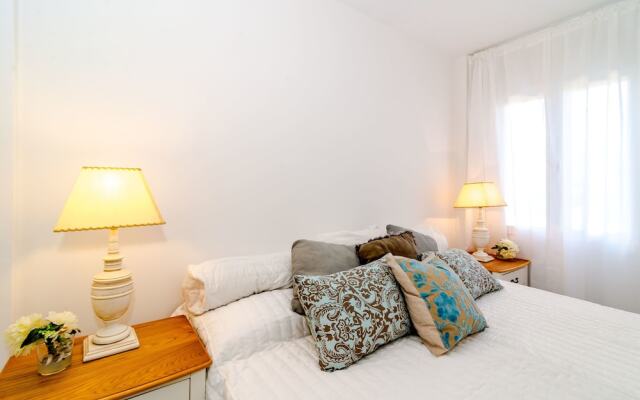 CP- Modern 3 bedroom apt frontline beach