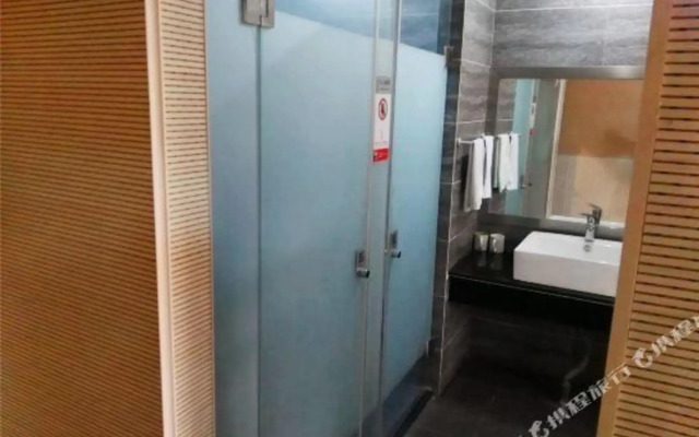 Yisu Qingju Hotel (Ningbo Beilun Xiaogang)