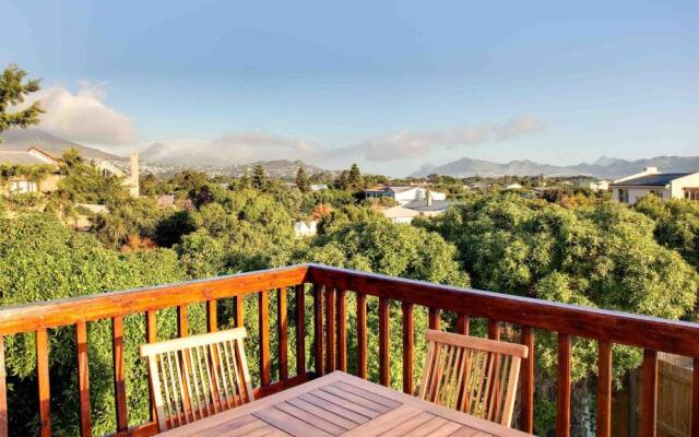 House at Longbeach - upstairs apartment