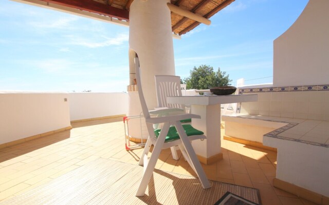 Apartment With Pool in Albufeira