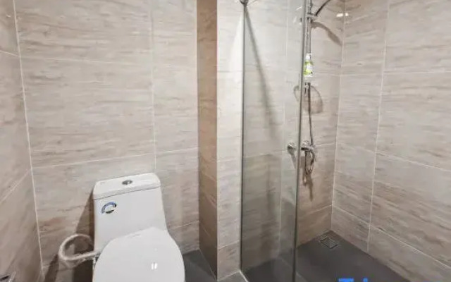 Newly Studio Apt w/ Pool, Gym Netflix