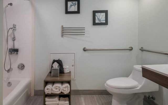 Radisson Hotel Grand Rapids Riverfront