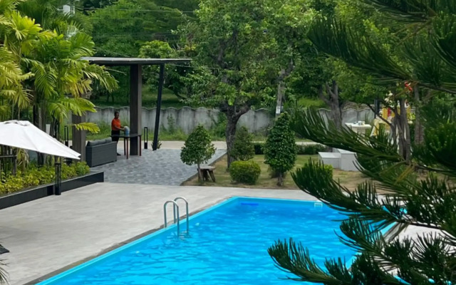 Thipburee Resort