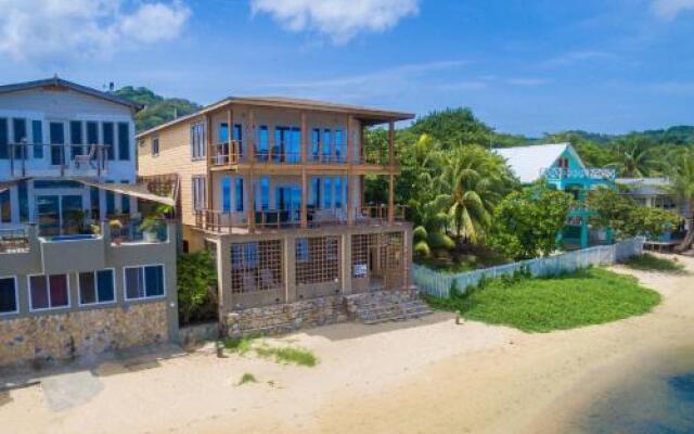 Turtle Casa Beach Suite