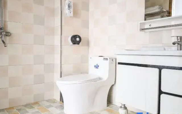 San Heyuan Hotel Translation