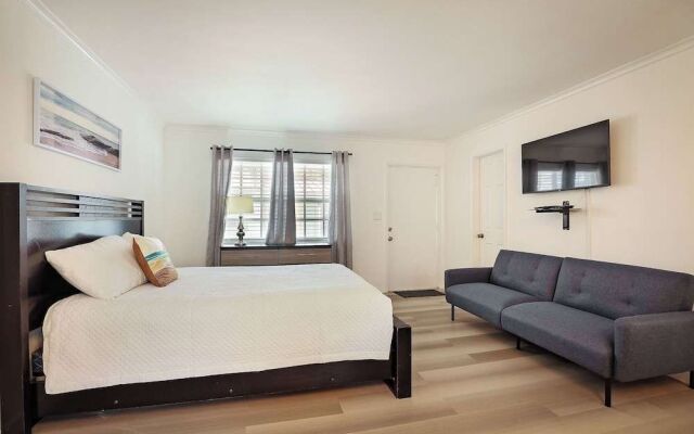 La Mer Suites