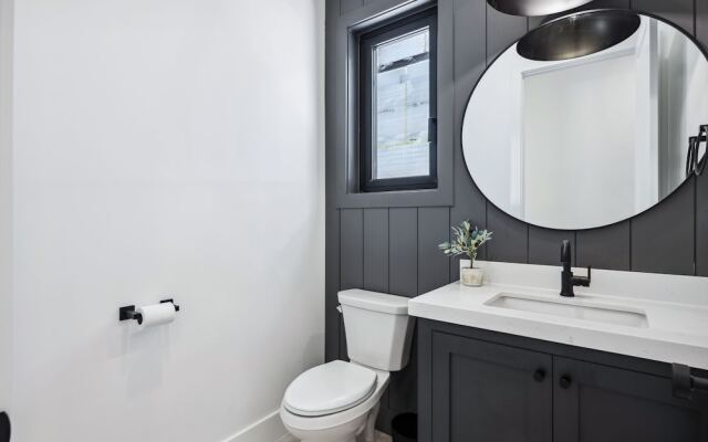 Break Point 6 Bedroom Home